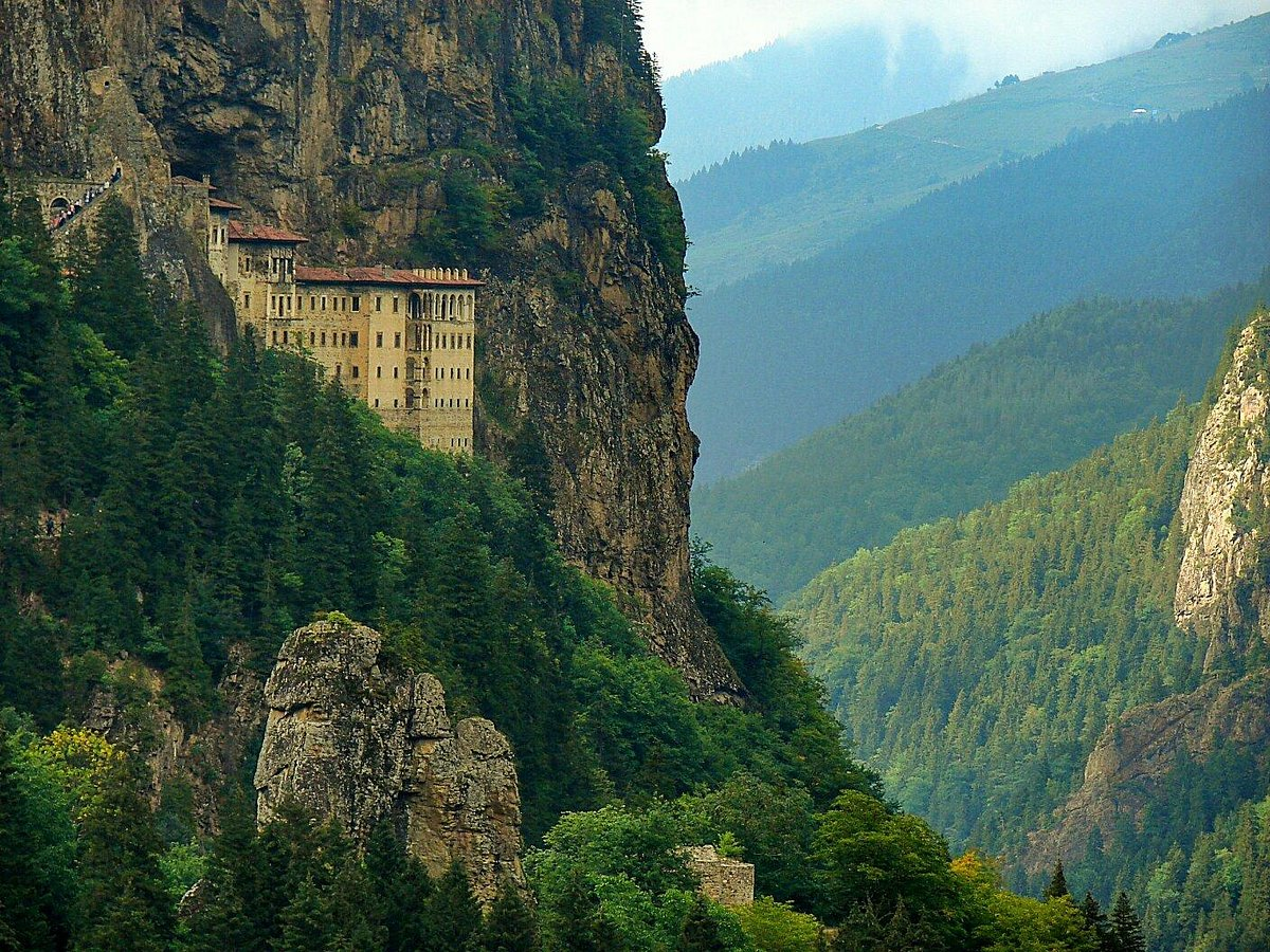 Karadeniz Yaylalar Ve Batum Turu 6 Gece Otel (1 Gece Batum) Konaklamalı İzmir Çıkışlı